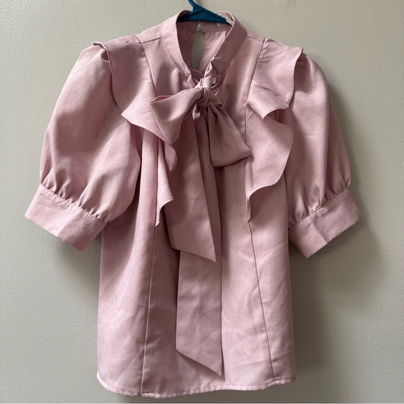abc une face Tops - Womens Blush Soft Pink Tie Neck Ruffle Blouse Medium Feminine Romantic Coquette